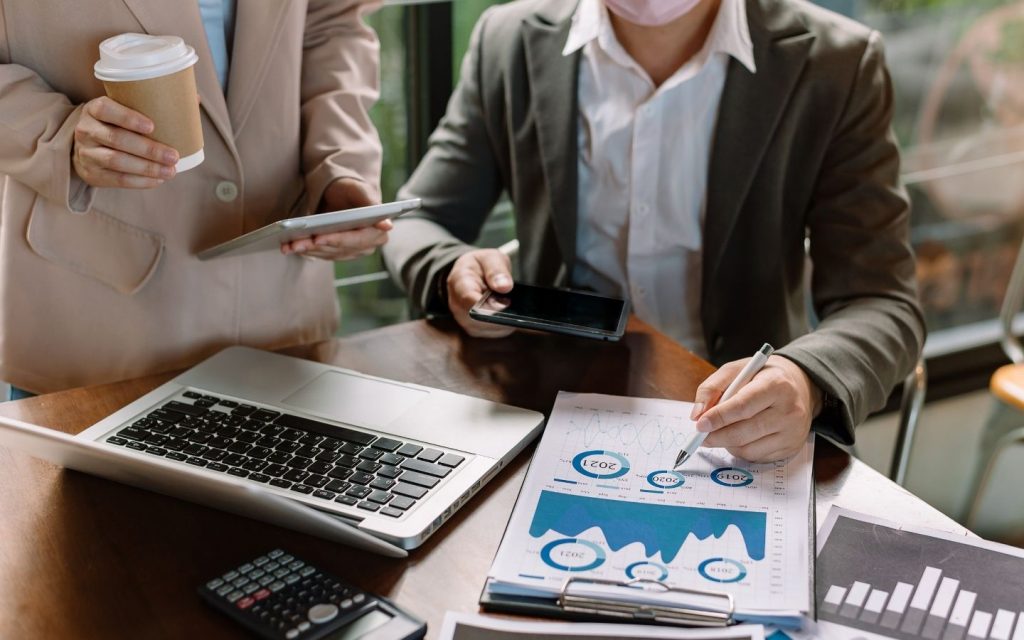 Cultivando un Entorno Laboral Saludable: Estrategias para Abordar Consultas con Éxito